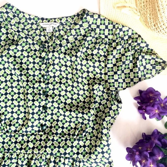 Banana Republic Small Green Geometric Blouse - Picture 2 of 8